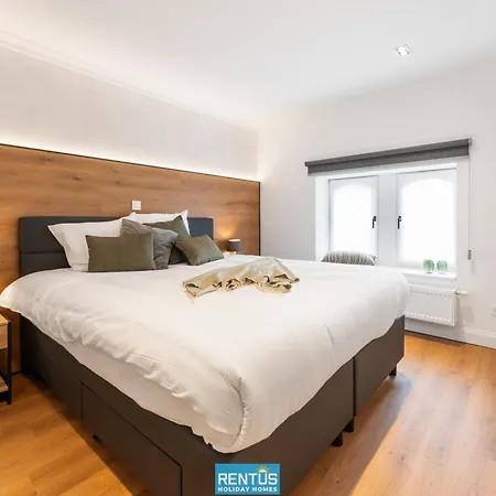 Maison Jacqueline - Unique Town House In