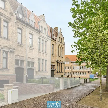 Сasa de vacaciones Maison Jacqueline - Unique Town House In *